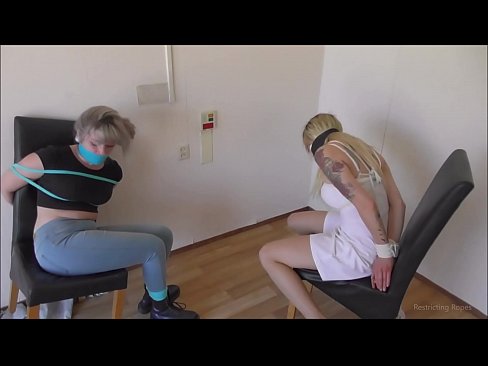 ❤️ E varur / e lidhur dhe e gojës / vajzë në ankth ☑ Porno ruse tek ne sq.filmexxx18.ru ☑
